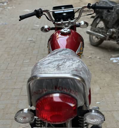 125 ( 2025 ) new condition