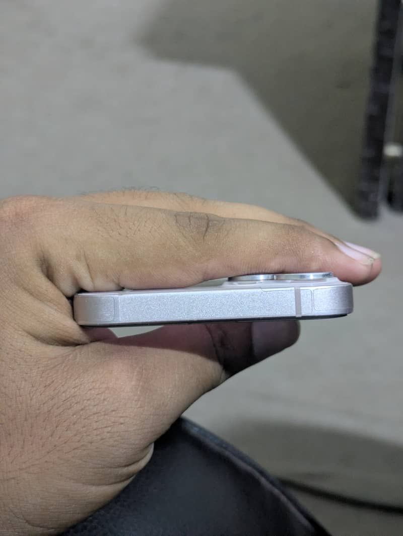 Apple iPhone 13 3
