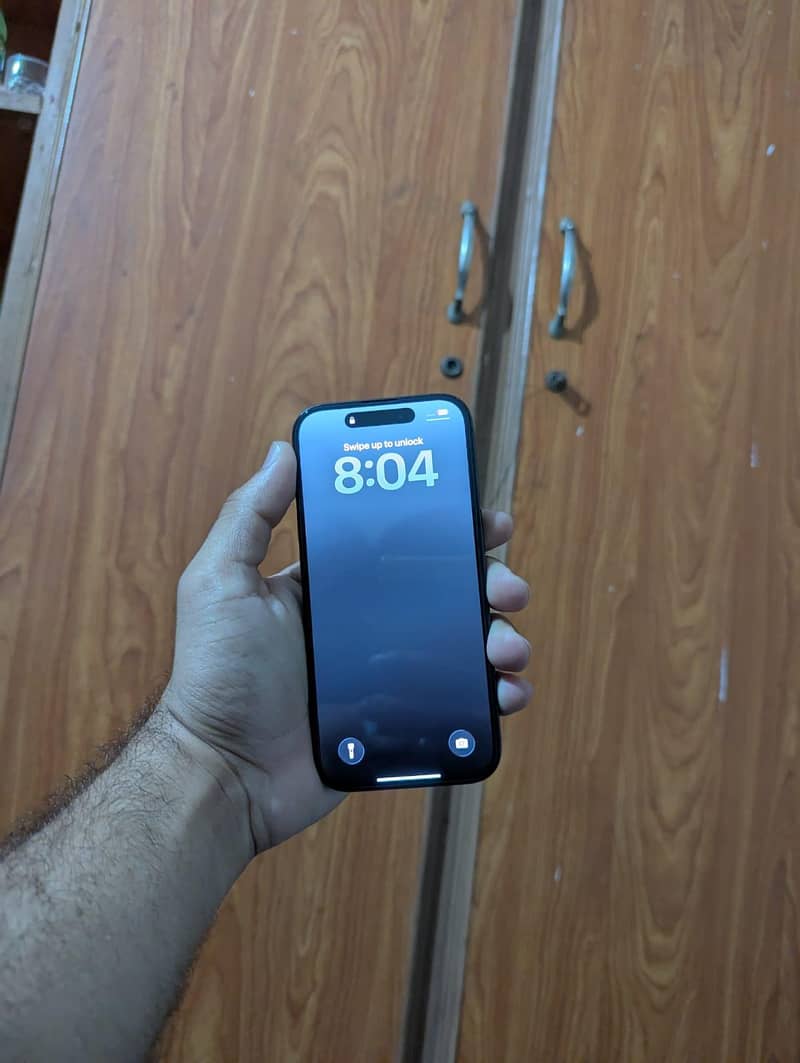 Apple iPhone 16 Pro 0