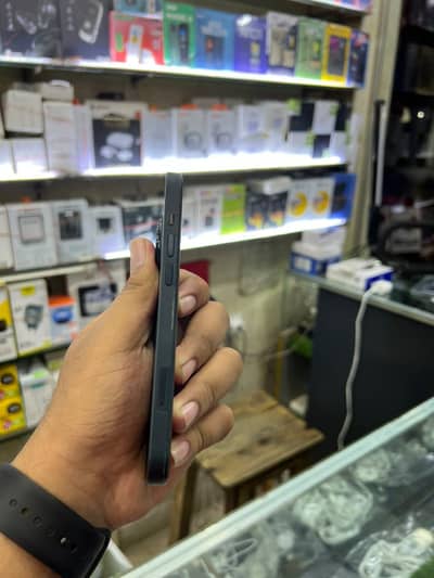 Apple iPhone 14