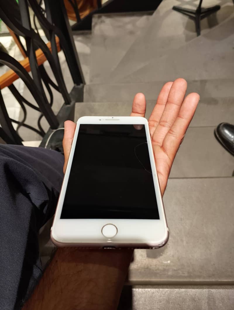 Apple iPhone 7 Plus 1
