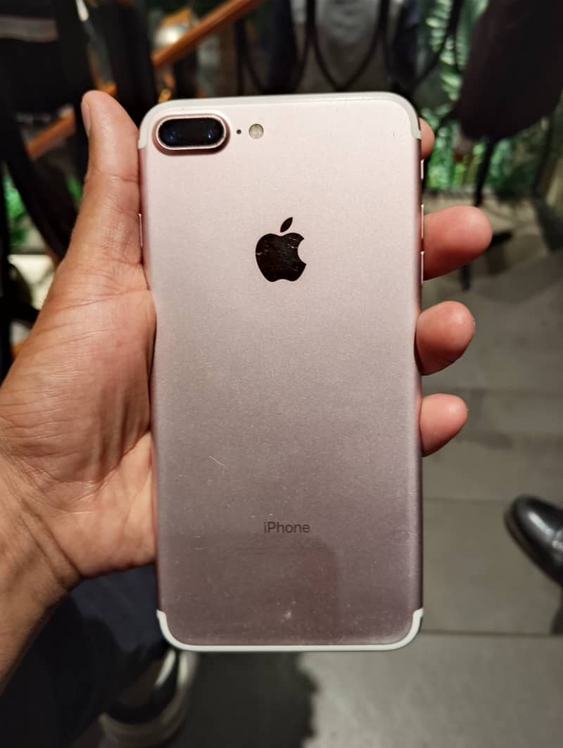 Apple iPhone 7 Plus 3