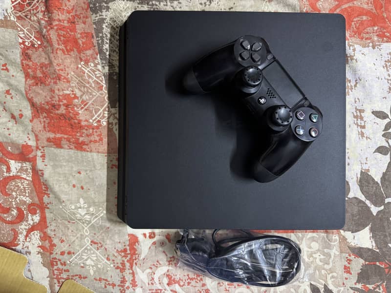 PS4 slim 4
