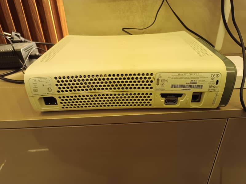 Xbox 360 Console with Wireless Controller | Fully Working 1