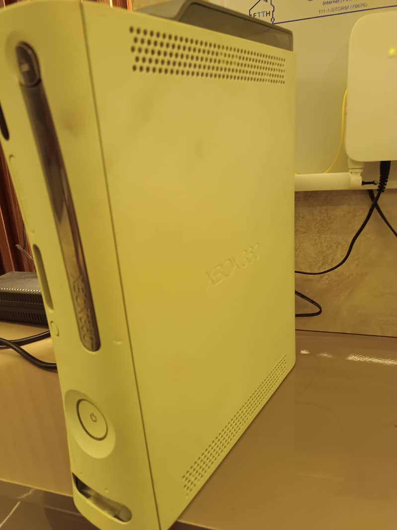 Xbox 360 Console with Wireless Controller | Fully Working 2