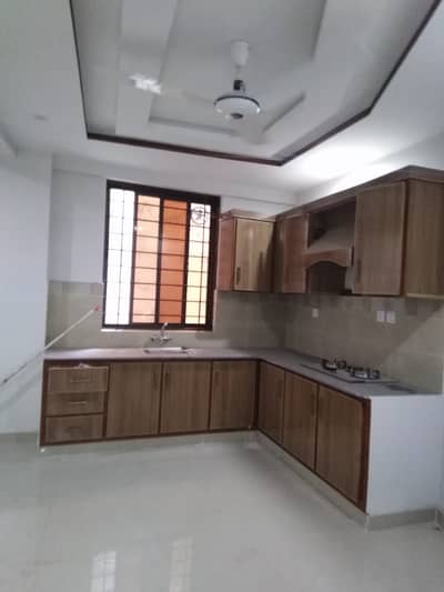 Prime location family flat for rent in main range road