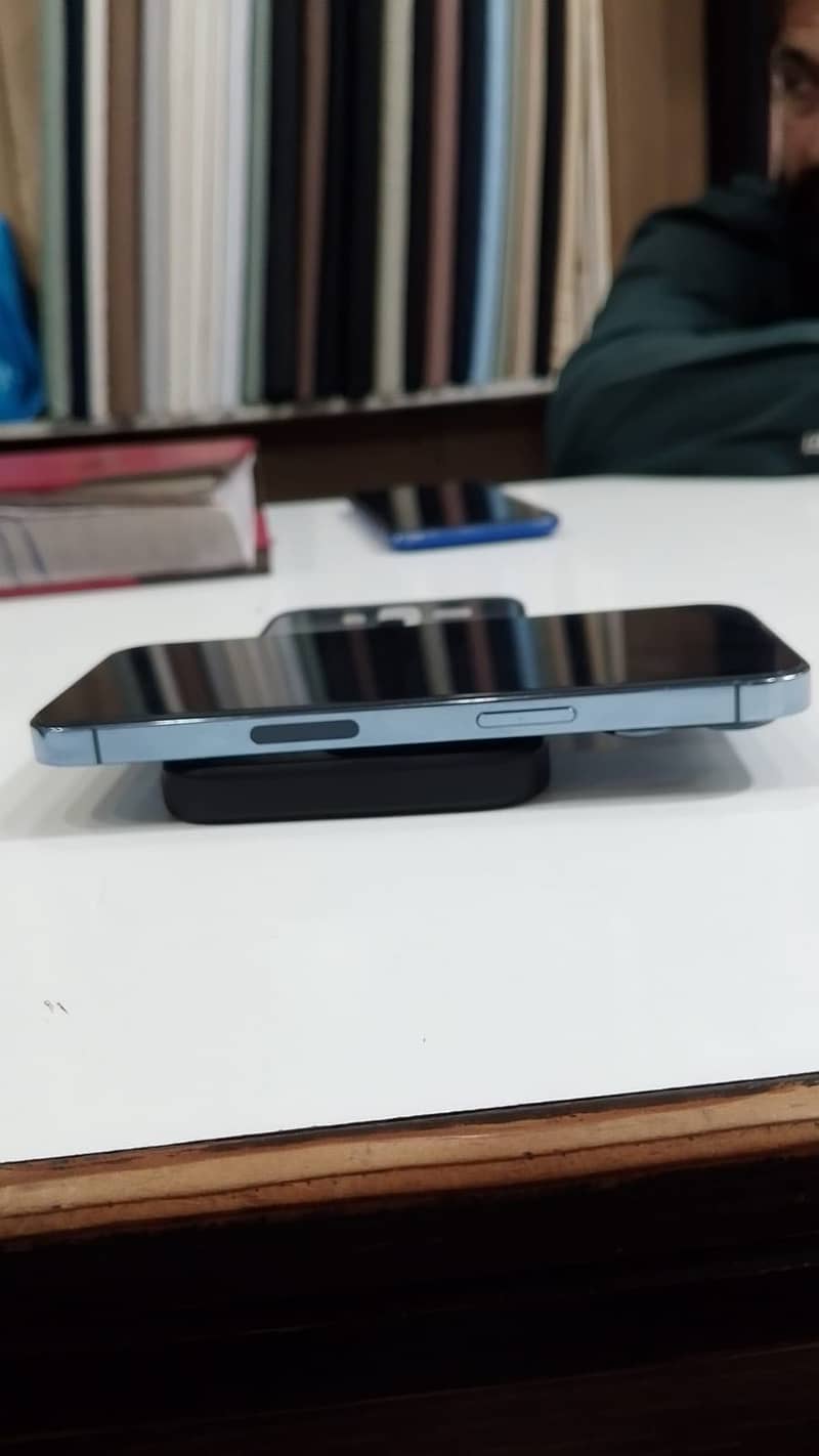 Apple iPhone 13 Pro 0