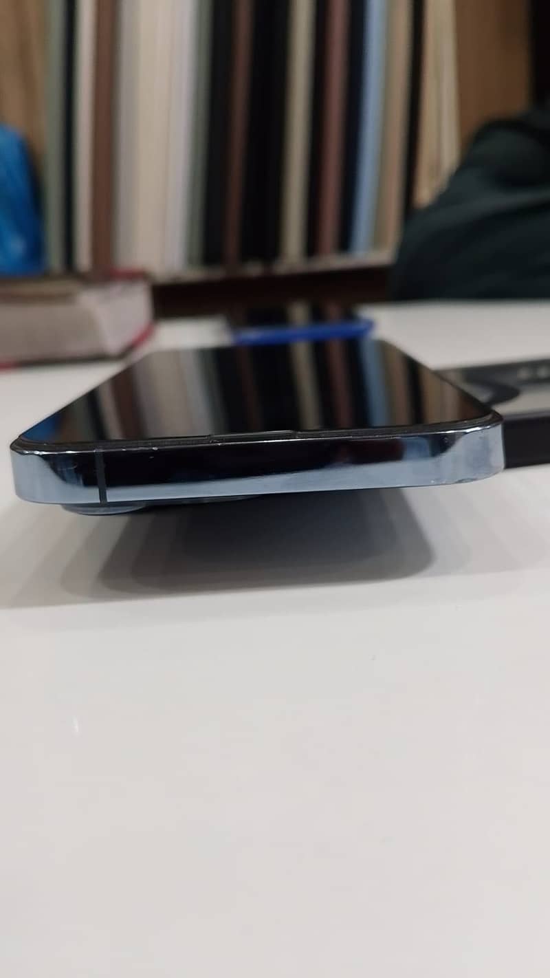 Apple iPhone 13 Pro 1