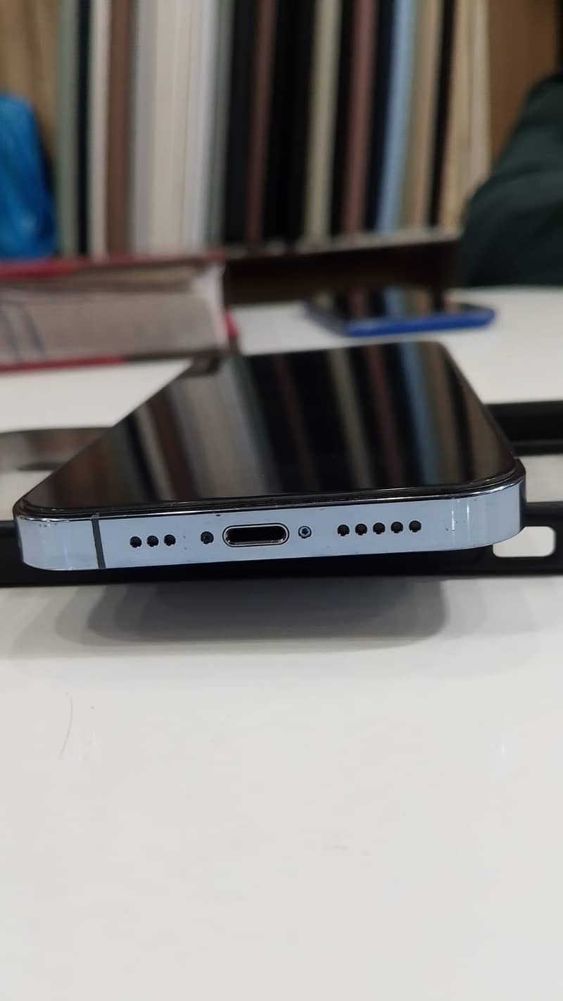 Apple iPhone 13 Pro 2