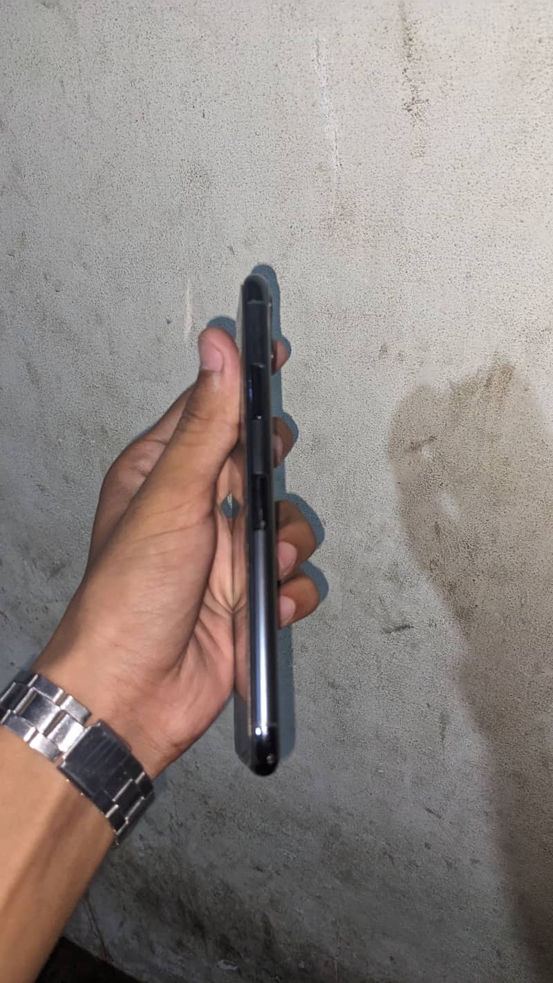 Apple iPhone 11 Pro Max 1
