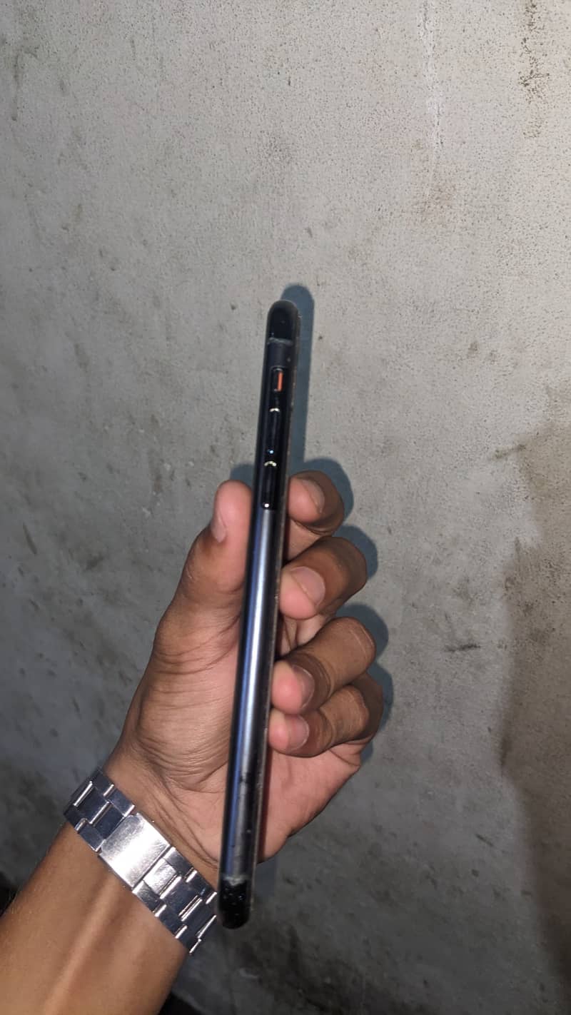 Apple iPhone 11 Pro Max 3
