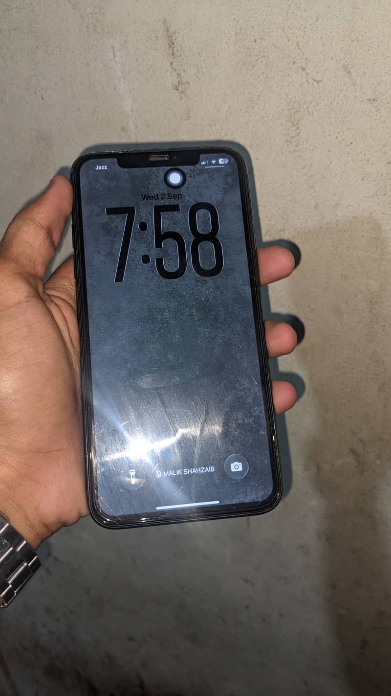 Apple iPhone 11 Pro Max 4