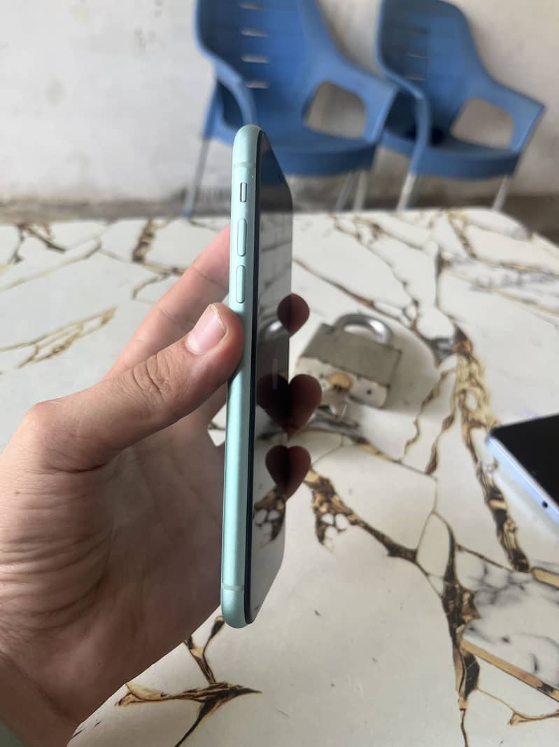 Apple iPhone 11 2