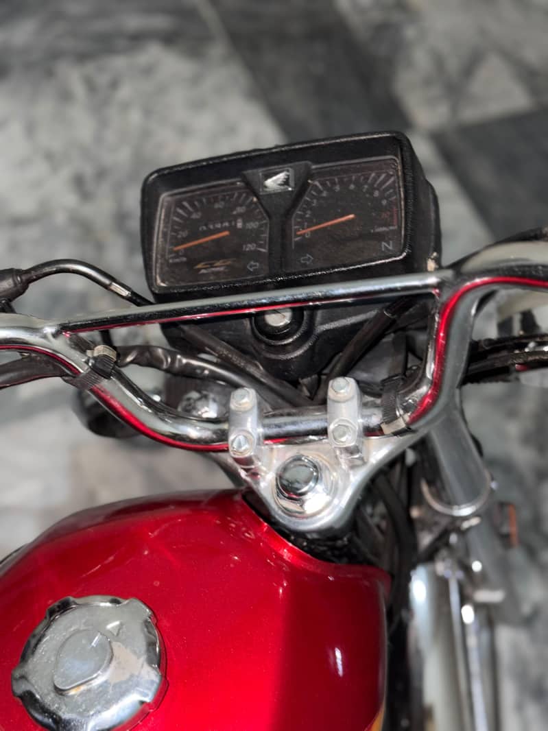 excellent condition scratch less 1