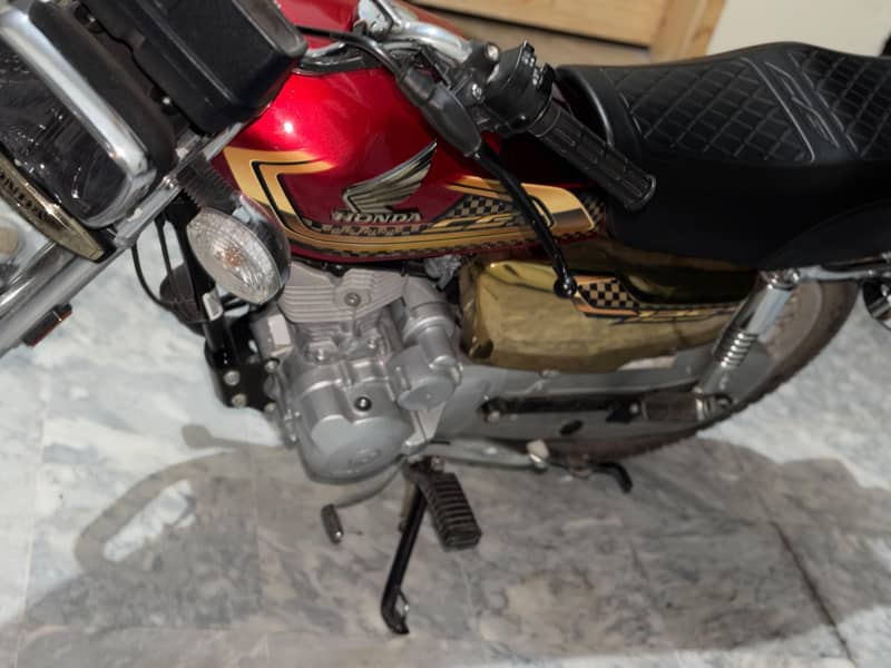 excellent condition scratch less 2