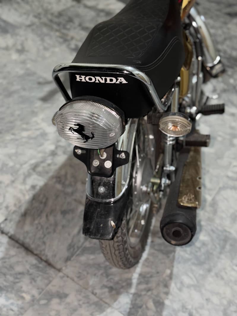 excellent condition scratch less 4