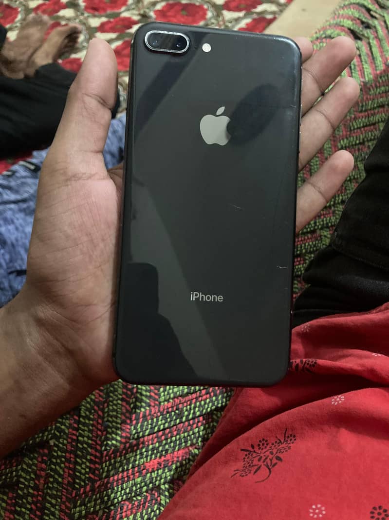 Apple iPhone 8 Plus 5