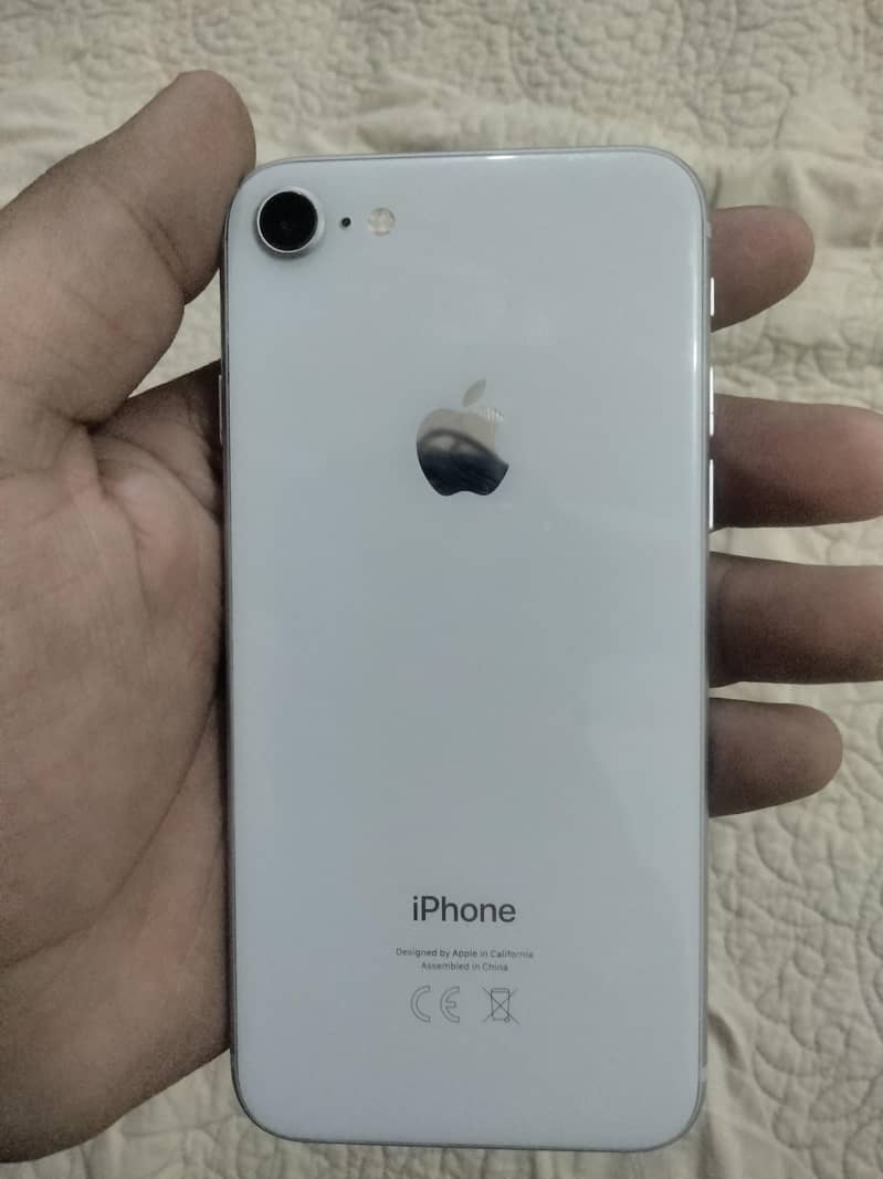 Apple iPhone 8 1