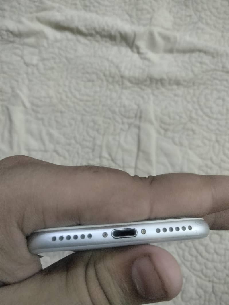 Apple iPhone 8 5