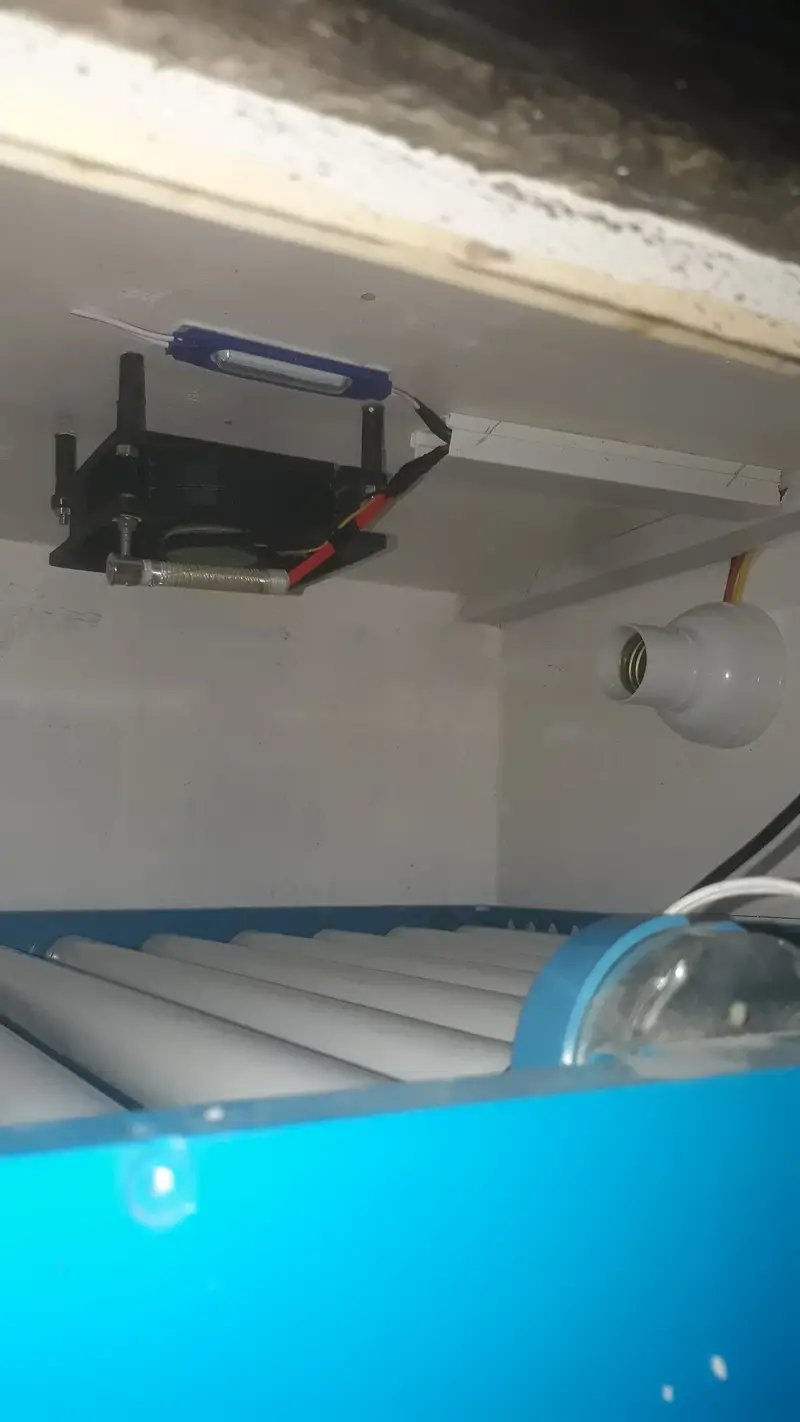 30 watt 80 egg automatic PVC incubator and brooder — photo 4