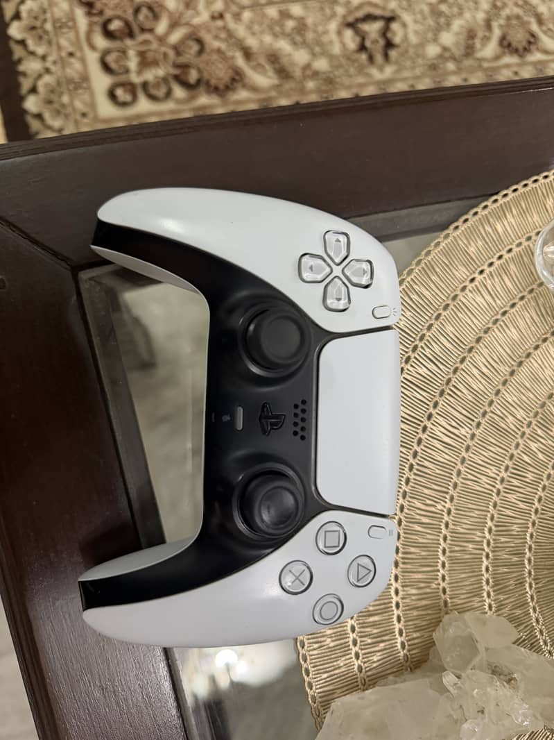 PlayStation 5 controller 1