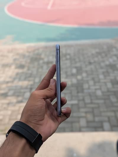 Apple iPhone 11 urgent sale price negotiable