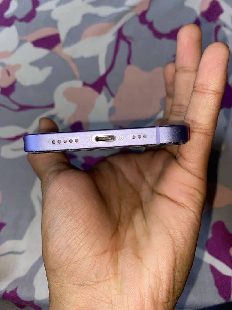 Apple iPhone 12 3