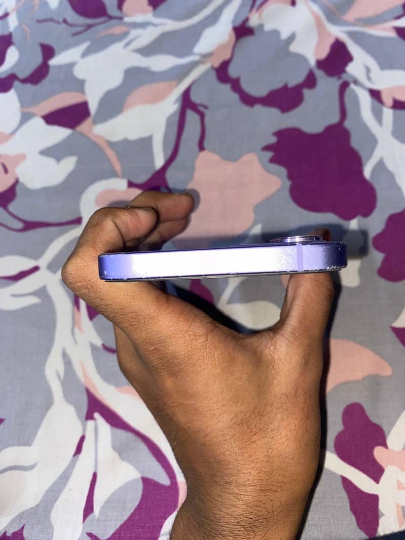 Apple iPhone 12 4