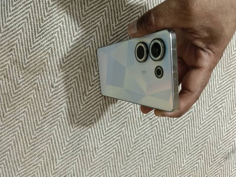 Tecno CAMON 20 2