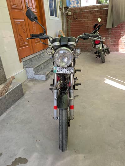 Suzuki GS 150 2014