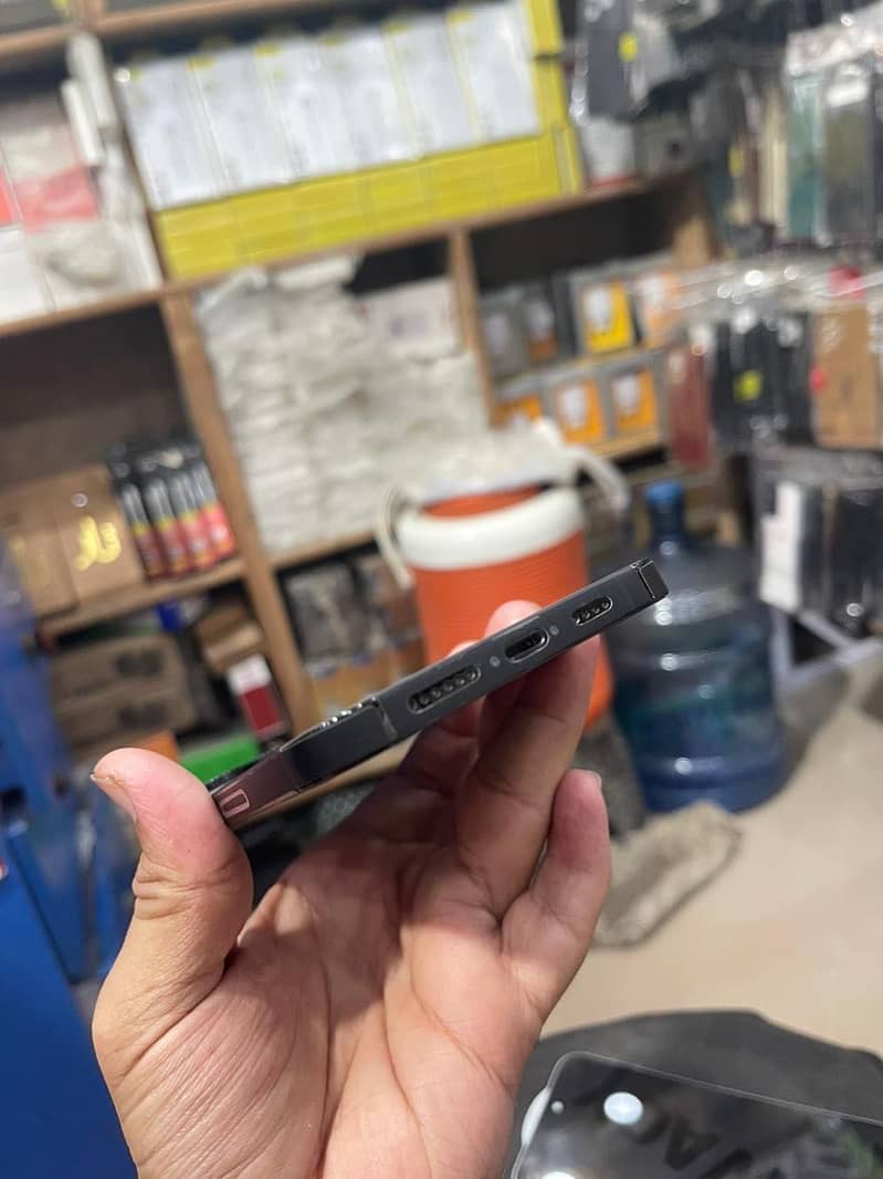 iphone 14 pro max 5