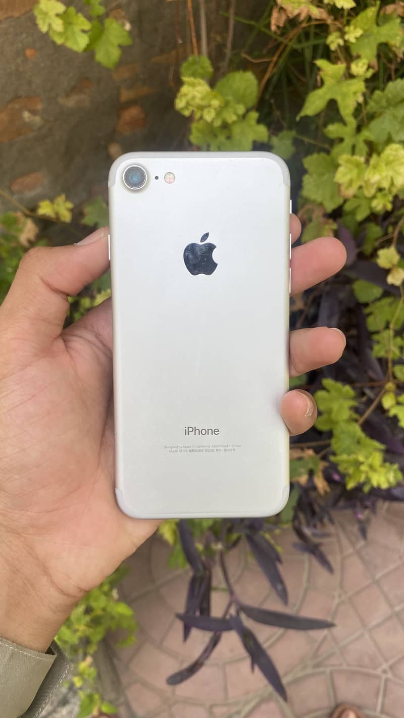 Apple iPhone 7 4