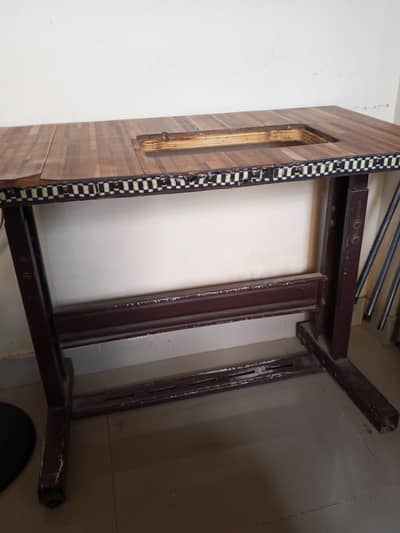 Industrial sewing machine stand