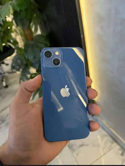 Apple iPhone 13