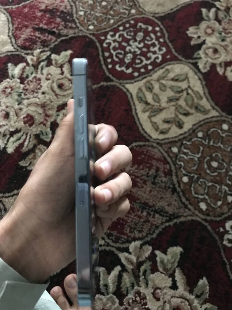 Apple iPhone 13 Pro 2