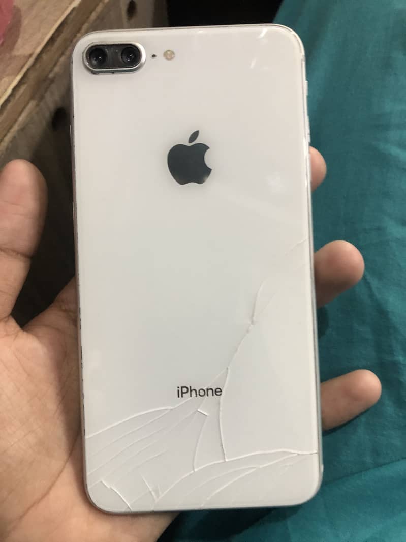 Apple iPhone 8 Plus 1