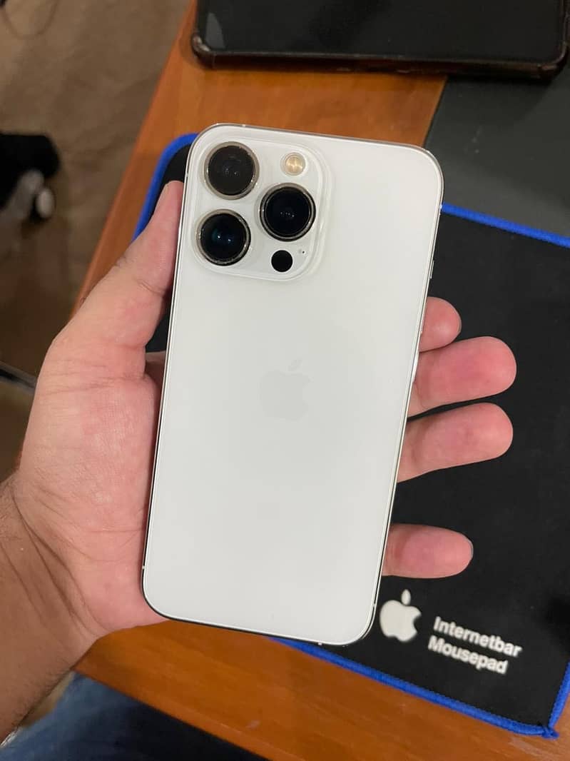 Apple iPhone 13 Pro 1