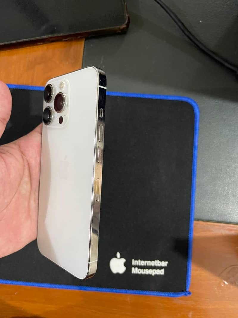 Apple iPhone 13 Pro 2