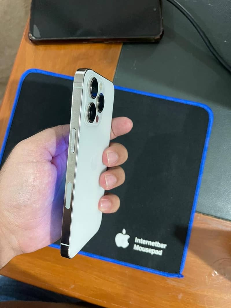 Apple iPhone 13 Pro 3