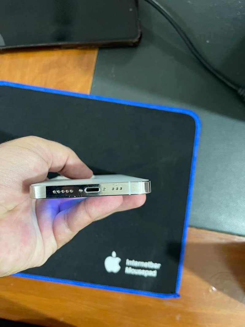 Apple iPhone 13 Pro 4