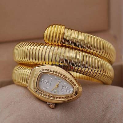 Women stylish snake design watch - Brand New | Elegant & Unique