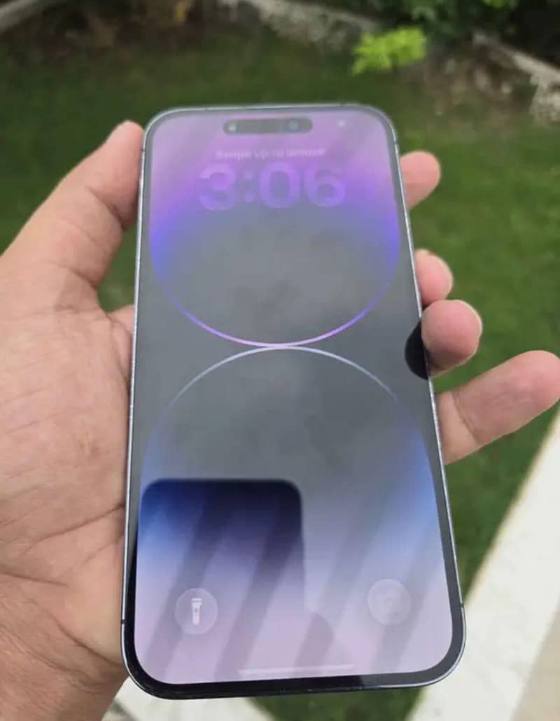Apple iPhone 14 Pro Max 1