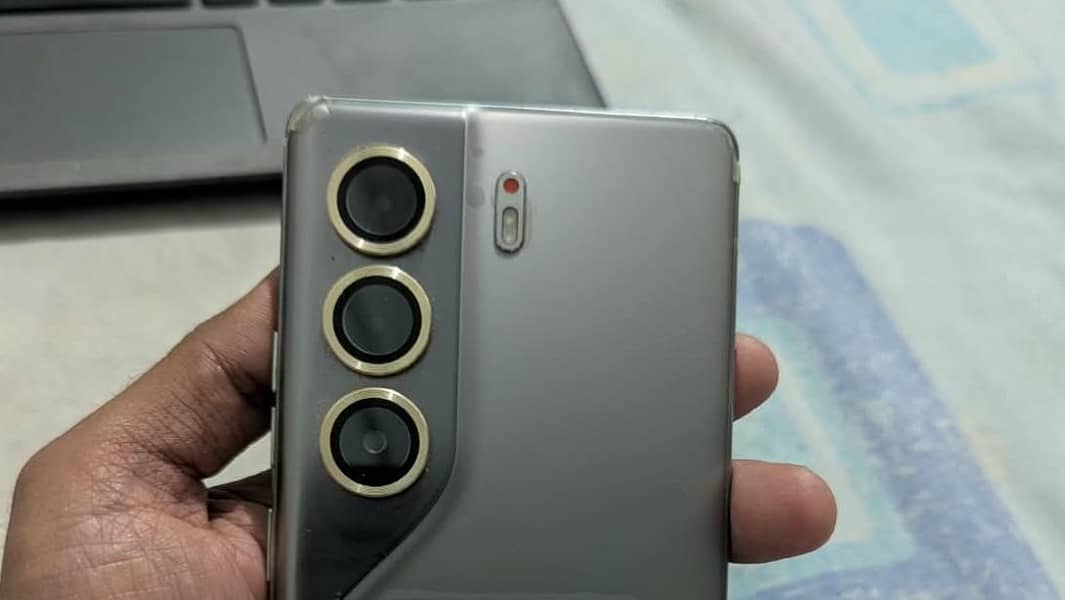 Tecno Camon 40 pro 1