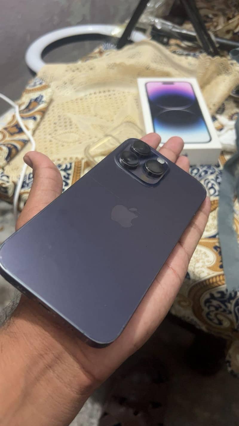 Apple iPhone 14 Pro Max 1