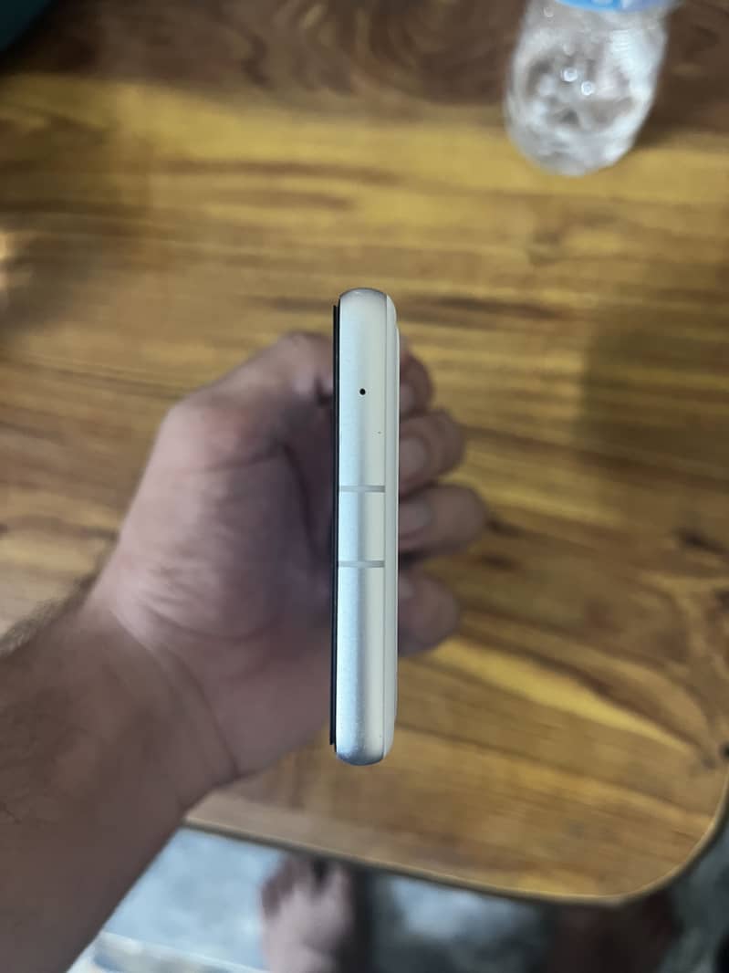 Google Pixel 7a 1