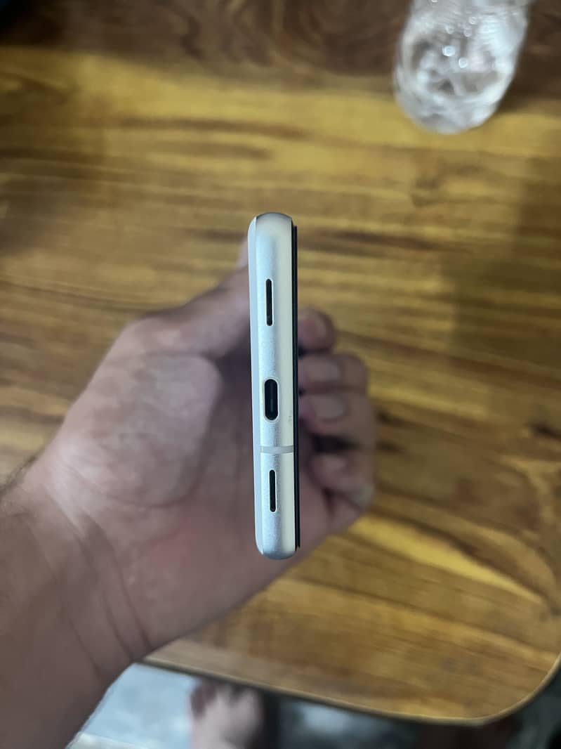 Google Pixel 7a 4