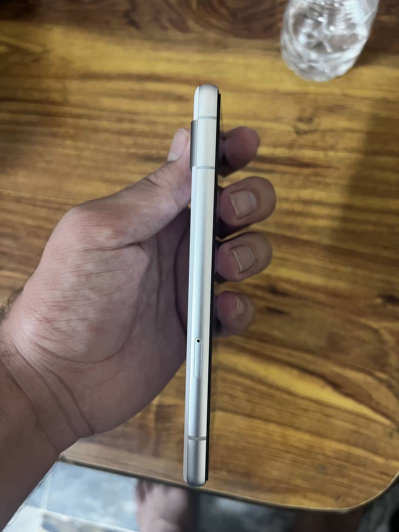 Google Pixel 7a 5