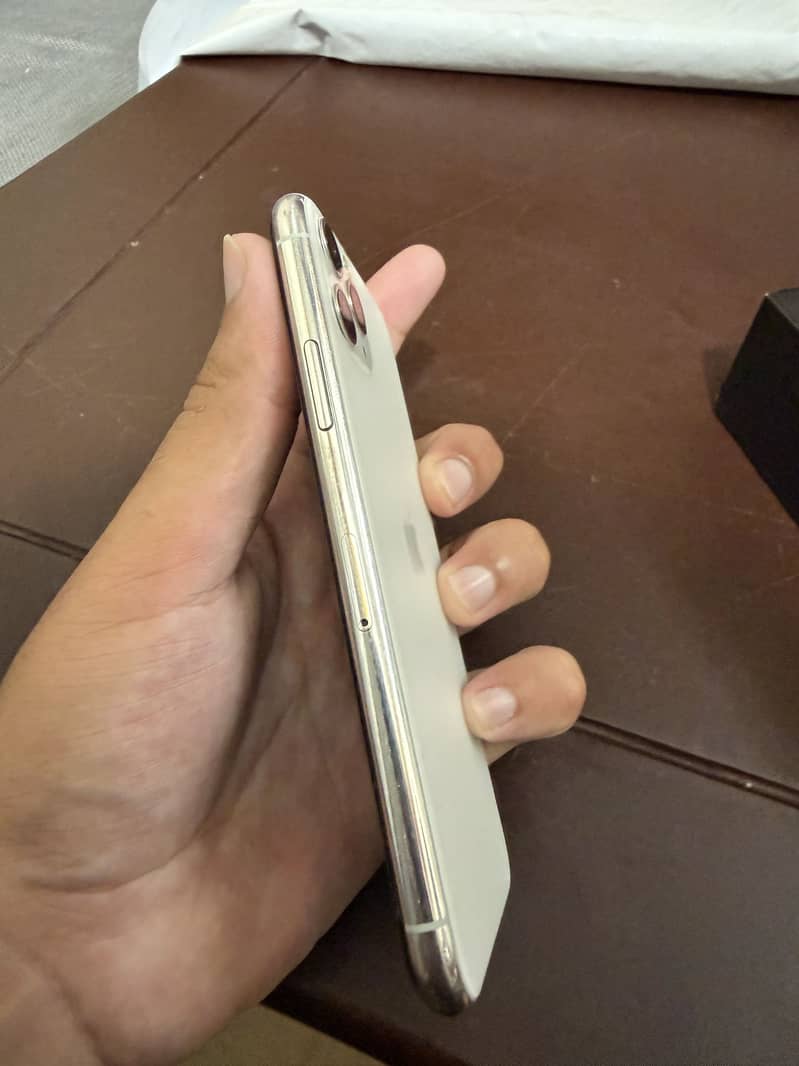 Apple iPhone 11 Pro 2