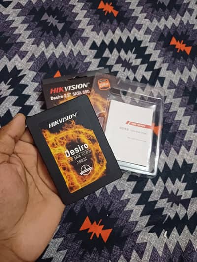 Hikvision SSD Desire 256 GB (Just 10 days used)