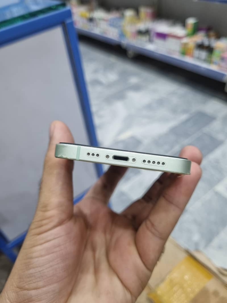 iPhone 12 3